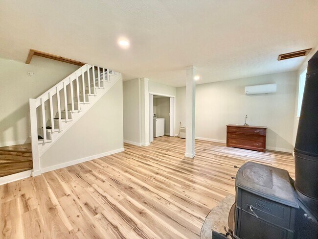 Building Photo - 6233 Steffner Cir