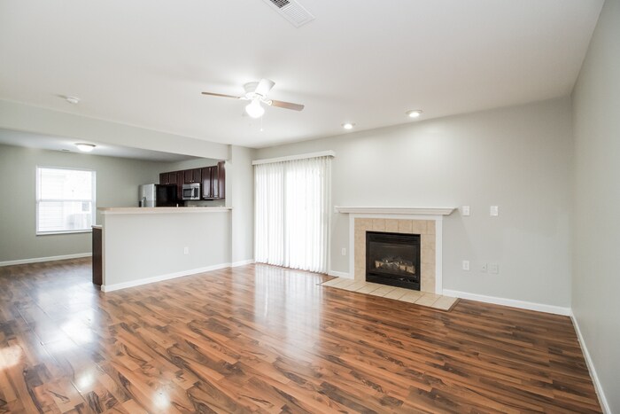 Building Photo - 1021 Canterbury Ln