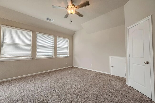 Building Photo - 2559 Terrace Point Dr
