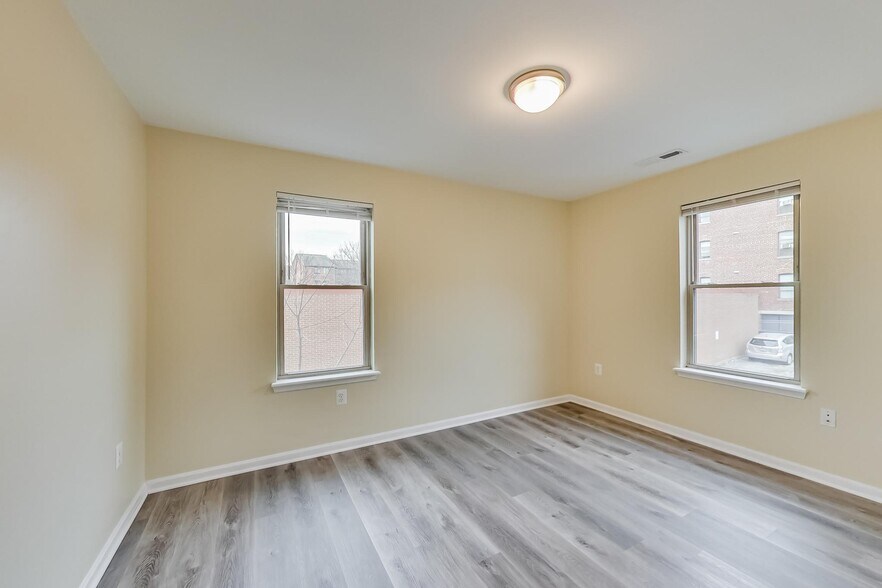 Building Photo - 1343 Clifton St NW