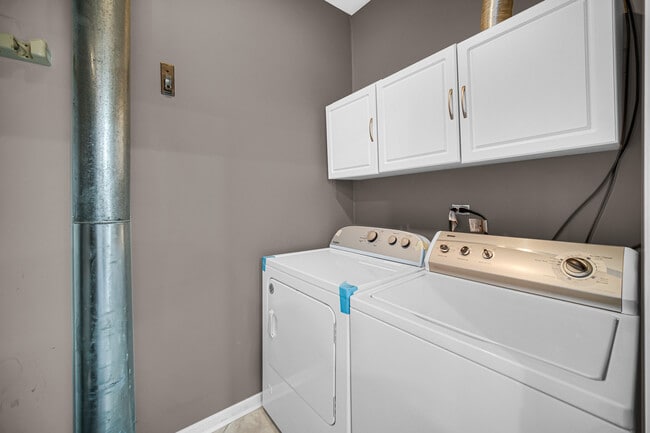 Building Photo - 3473 Ravinia Cir