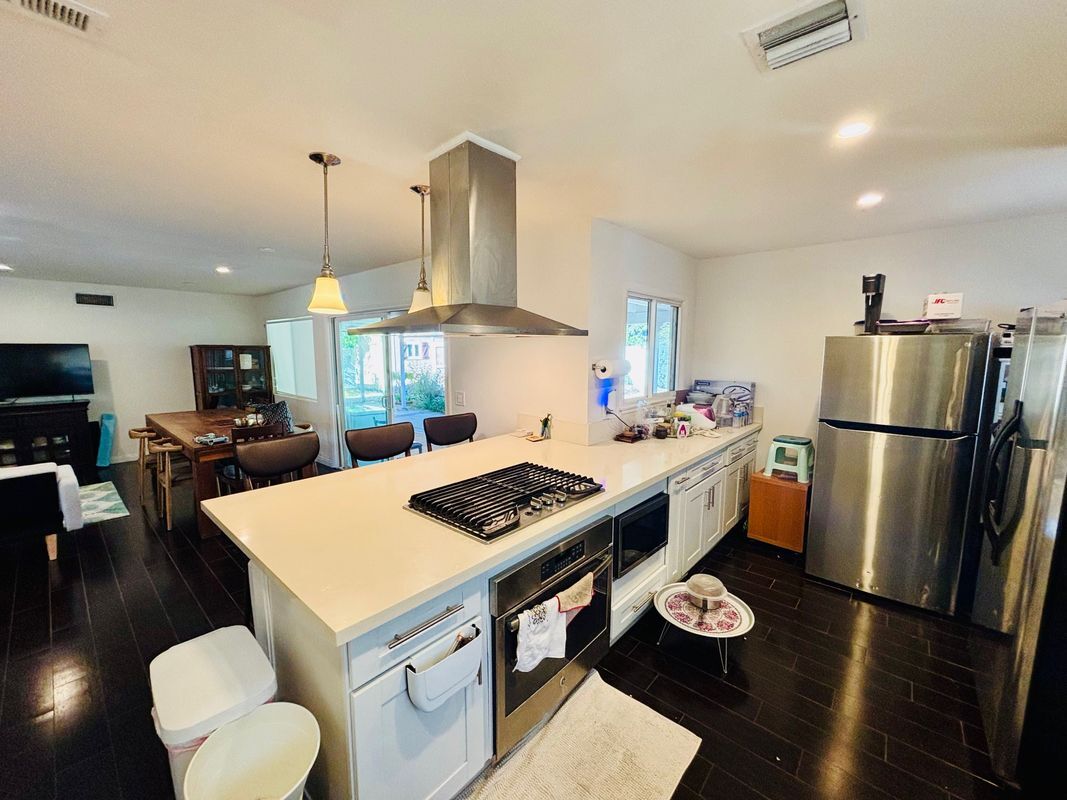 Building Photo - 23813 Calvert St