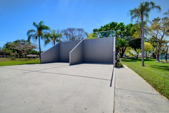 Building Photo - 8697 Sunbird Pl