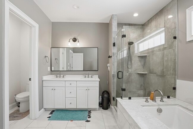 Building Photo - 279 W Central St