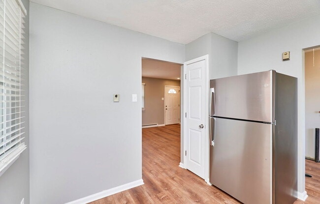 Building Photo - 3335 Boca Raton Dr