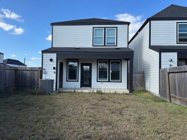 Building Photo - 3002 Skyline Mesa Dr