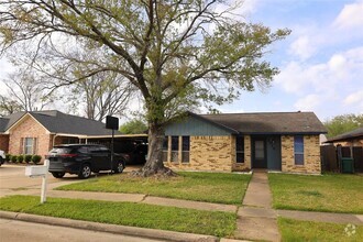 Building Photo - 2815 Pineswept Dr