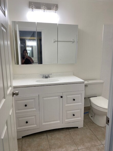 Master Bathroom - 11640 NW 39th St