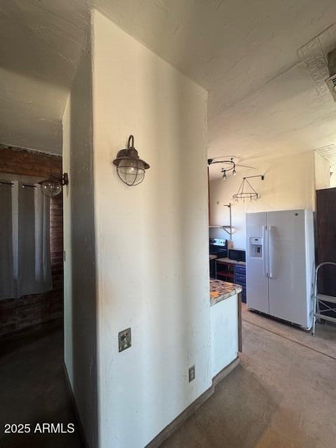 Building Photo - 2650 E Loma Alta Dr