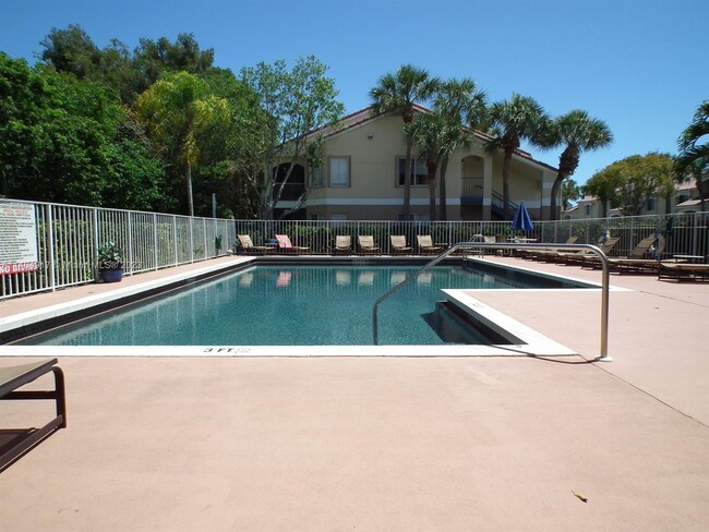 Building Photo - 815 Boynton Beach Blvd