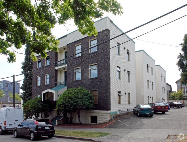 Building Photo - Century Apartments