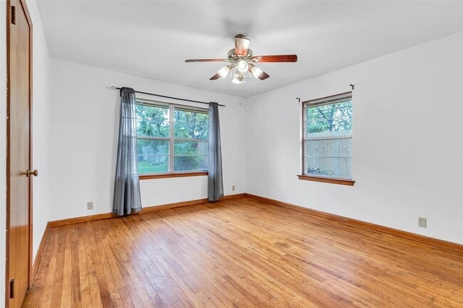 Building Photo - 1803 Sea Queen Ct