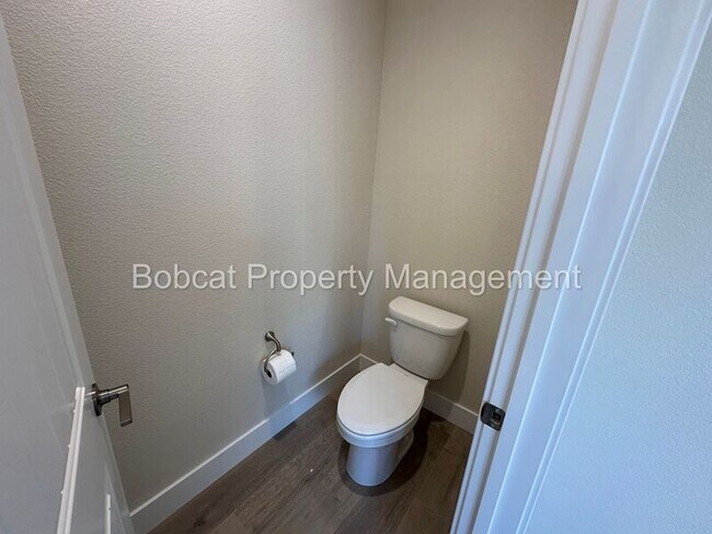 Building Photo - 1631 Delta Downs Dr