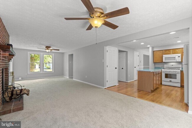 Building Photo - 8428 Braddock Way