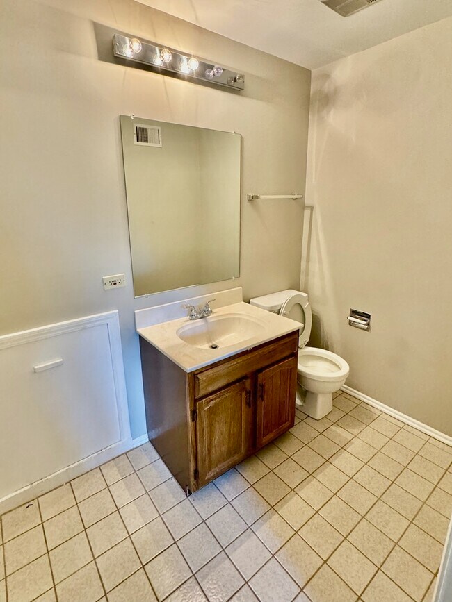 Building Photo - 2724 Weeping Willow Dr
