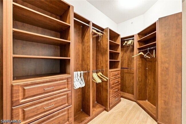 Building Photo - 410 Flagship Dr
