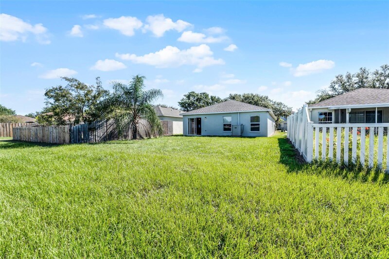 Building Photo - 11045 Golden Silence Dr