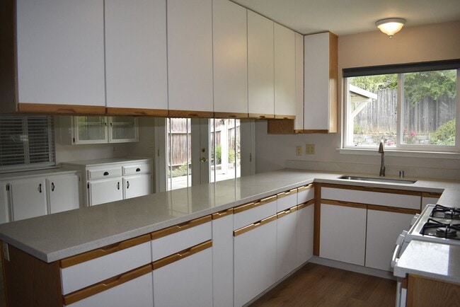 Building Photo - 2012 Polley Dr