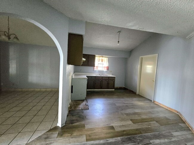 Building Photo - 221 Murcia Dr