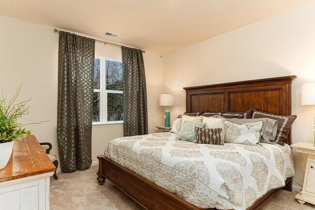 Building Photo - 1087 Sennema Cir