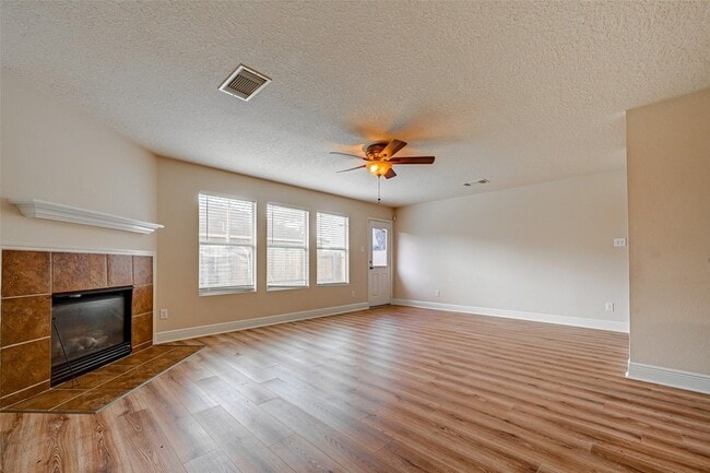 Building Photo - 7218 Fox Cub Ln