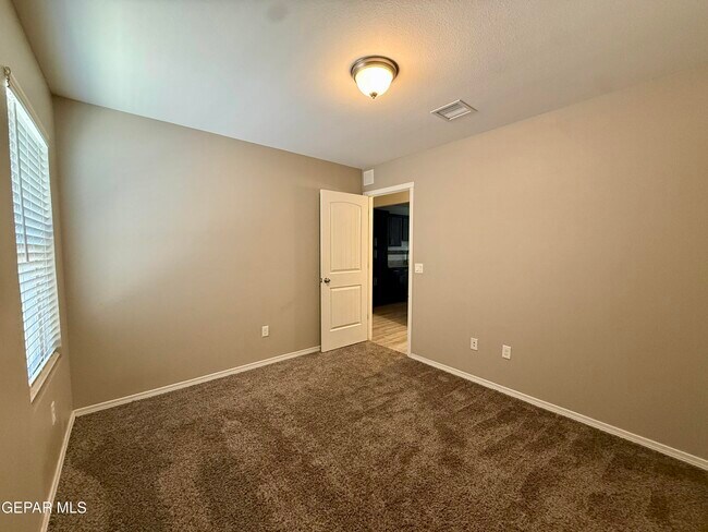 Building Photo - 15005 DREAM