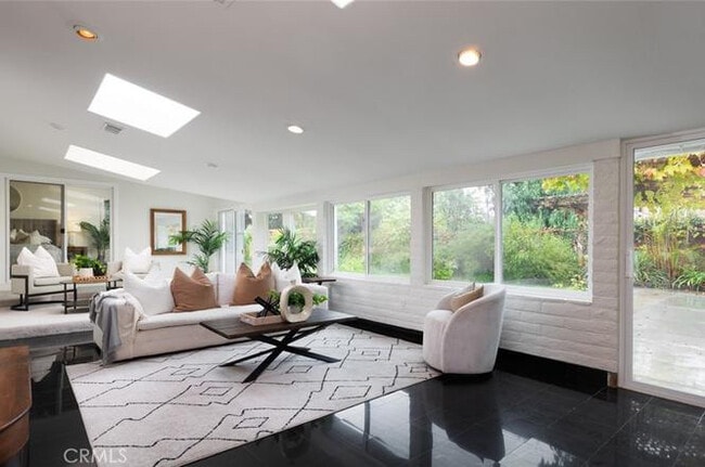 Building Photo - 14191 Lambeth Way