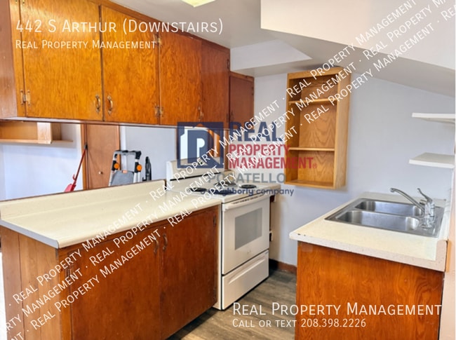 Building Photo - 442 S Arthur Ave