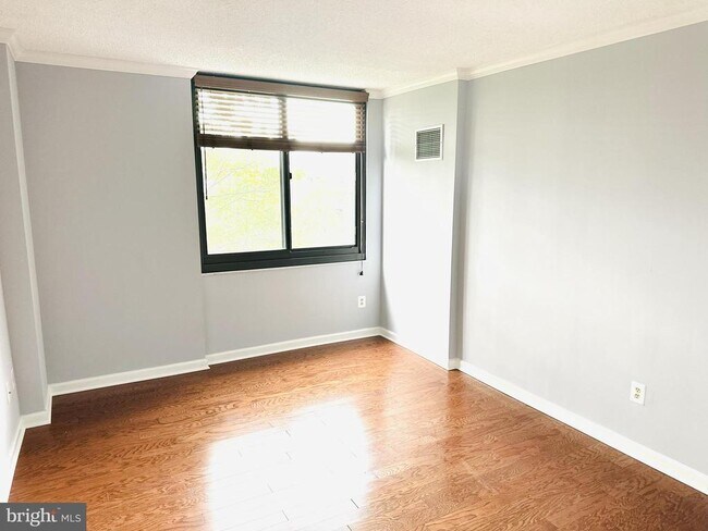 Building Photo - 5500 Holmes Run Pkwy