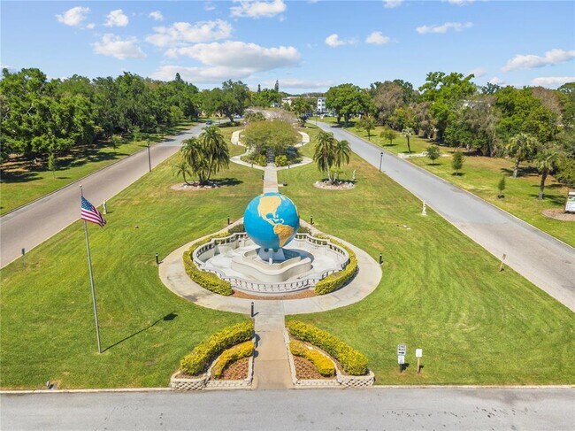 Building Photo - 2428 Columbia Dr