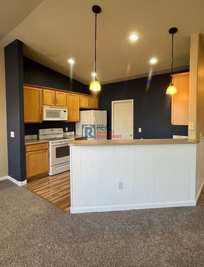 Building Photo - 2302 Owens Ave