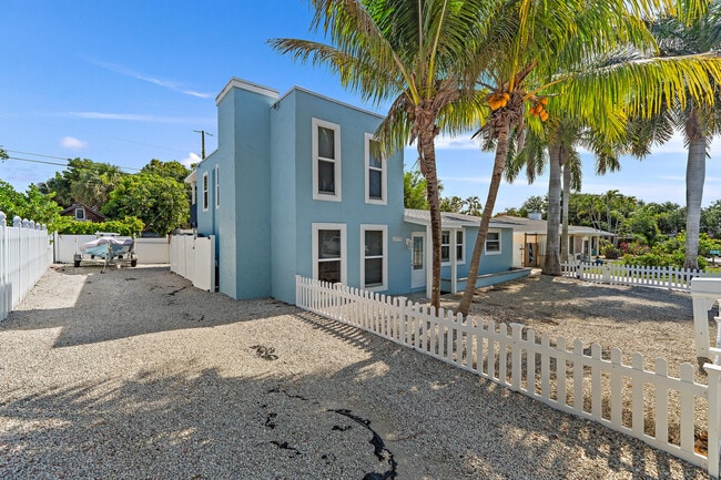 Building Photo - 1779 Len Dr