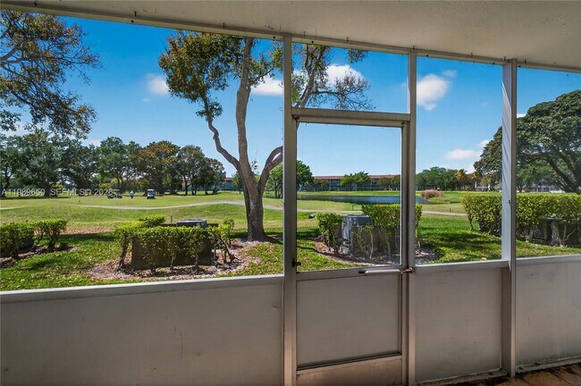 Building Photo - 400 SW 134th Way