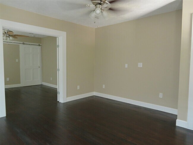 Building Photo - 12 Greenwood St