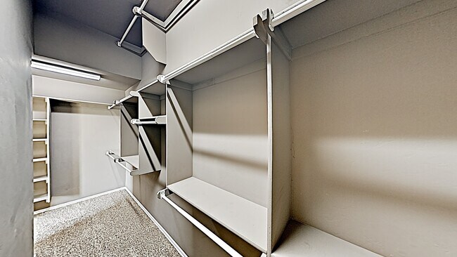 Building Photo - 4 Bedroom in Deer Creek Schools - Neighborhood Pool