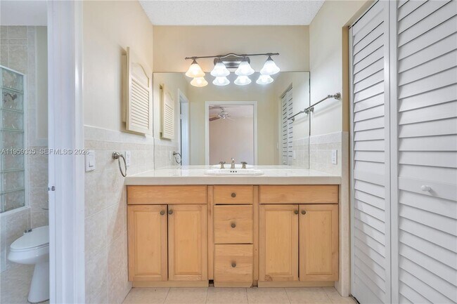 Building Photo - 1301 SW 124th Ct