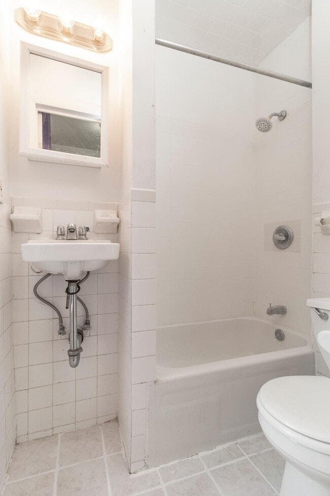 Building Photo - 1666 3rd Ave