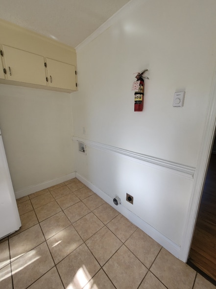 Building Photo - 303A Culbreth Ave