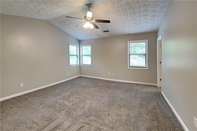 Building Photo - 815 Riverstone Ln