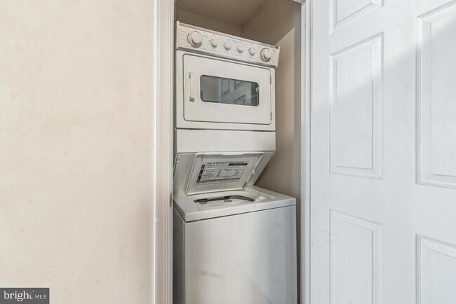 Building Photo - 12024 Taliesin Pl