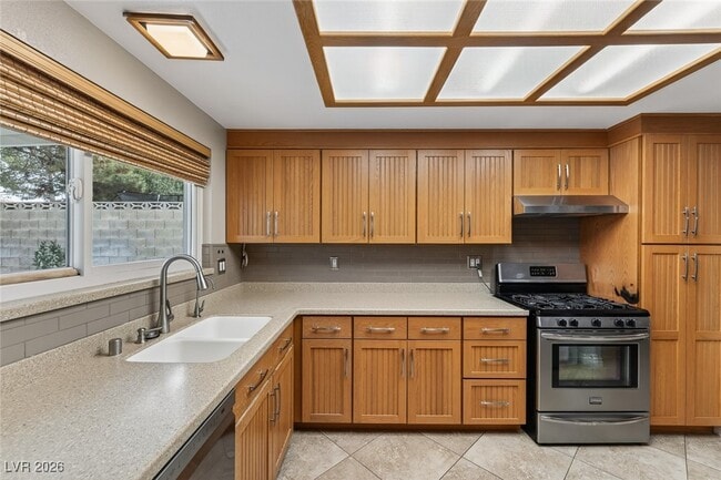 Building Photo - 2340 Richard Dr