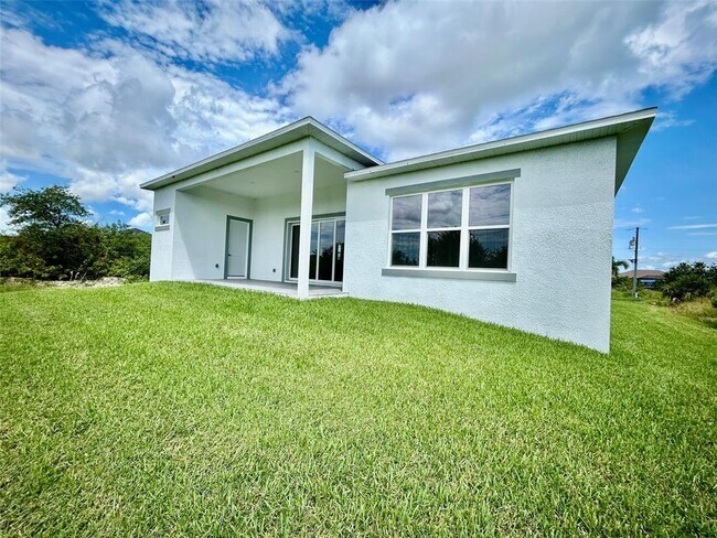 Building Photo - 15109 Aquarius Cir