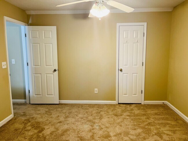 Building Photo - Charming 3 bed, 2 full bath home in Villa Rica!