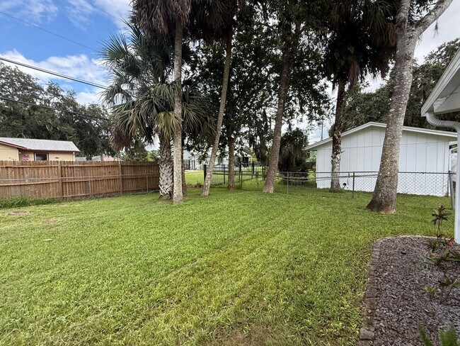 Building Photo - Beautifully updated 3-bedroom, 2-bath home
