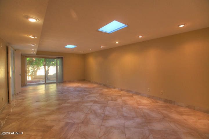 Building Photo - 5669 N 78th Way