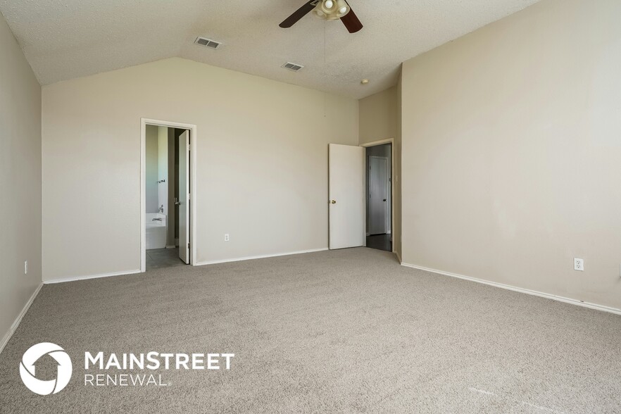 Building Photo - 533 Autumn Park Ct