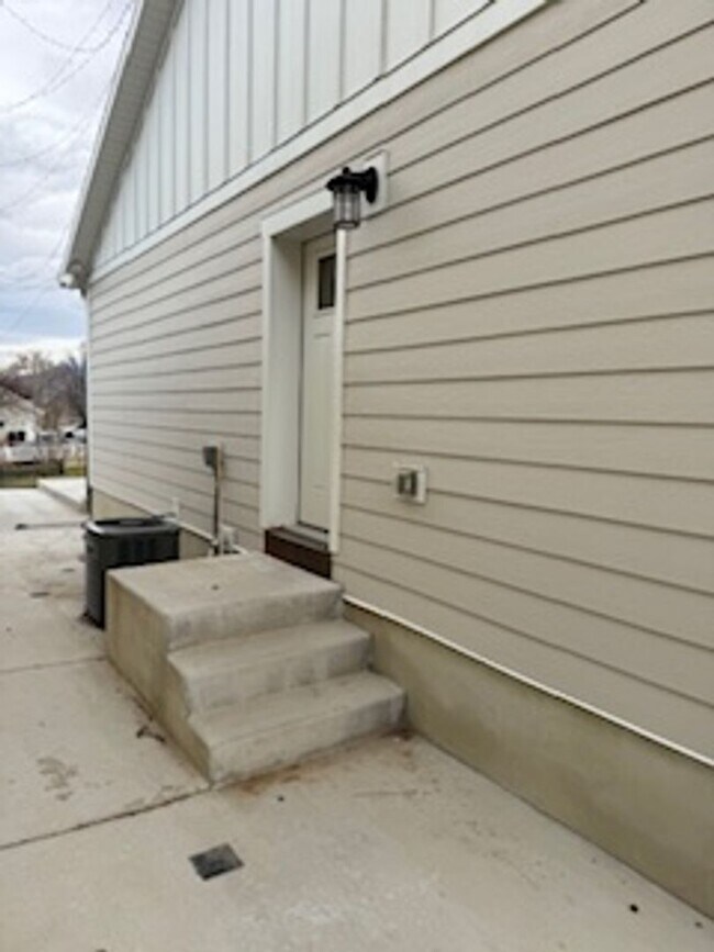 Building Photo - Marvelous