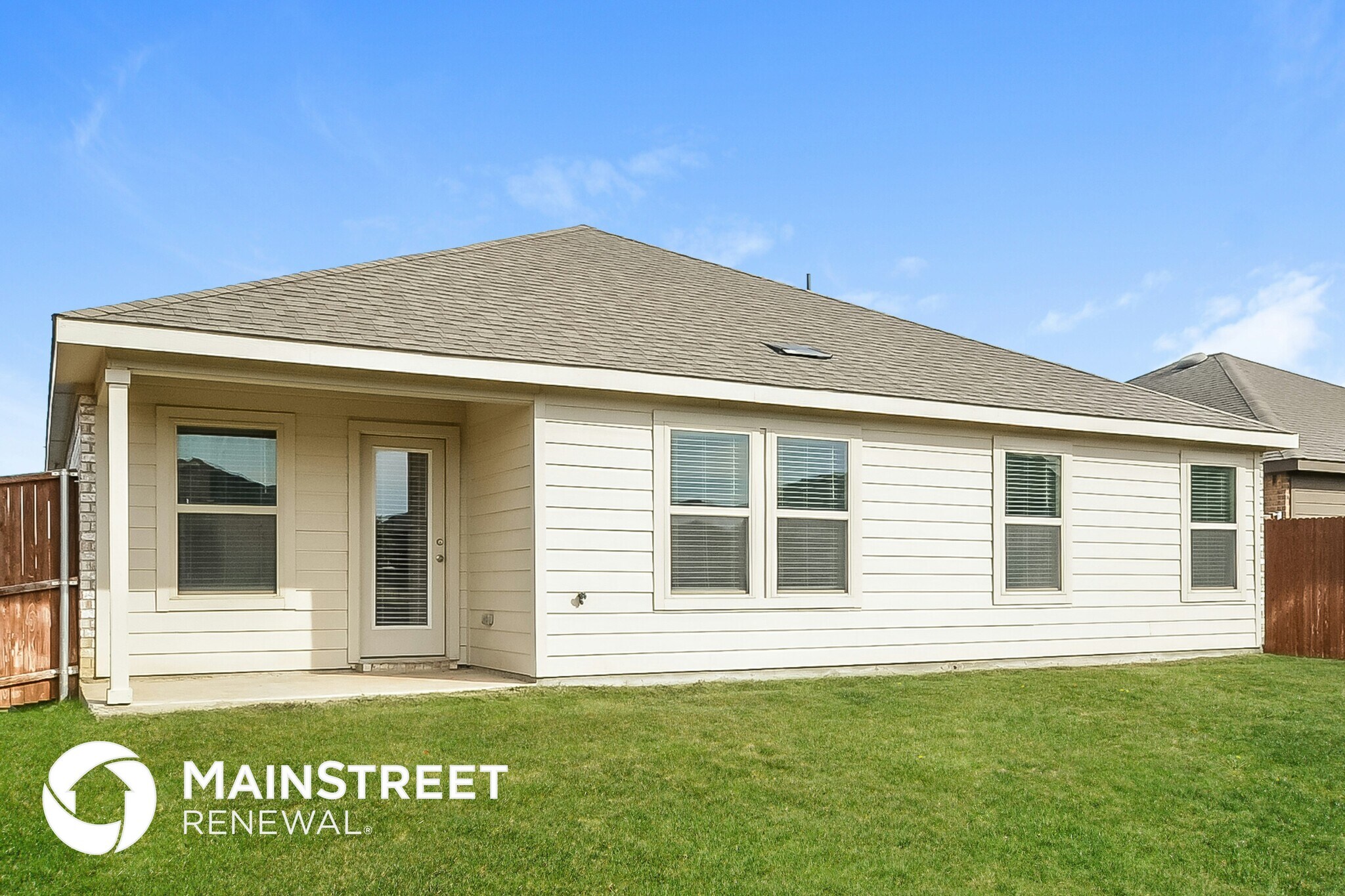 Building Photo - 824 English Dr