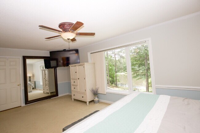 Building Photo - 806 Sumac Ln