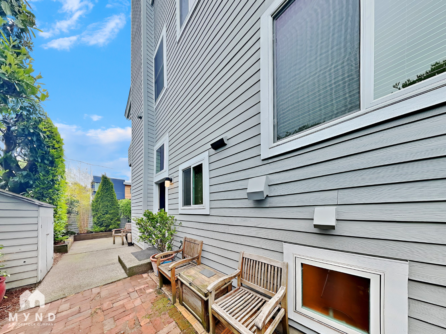 Building Photo - 1905 42nd Ave E
